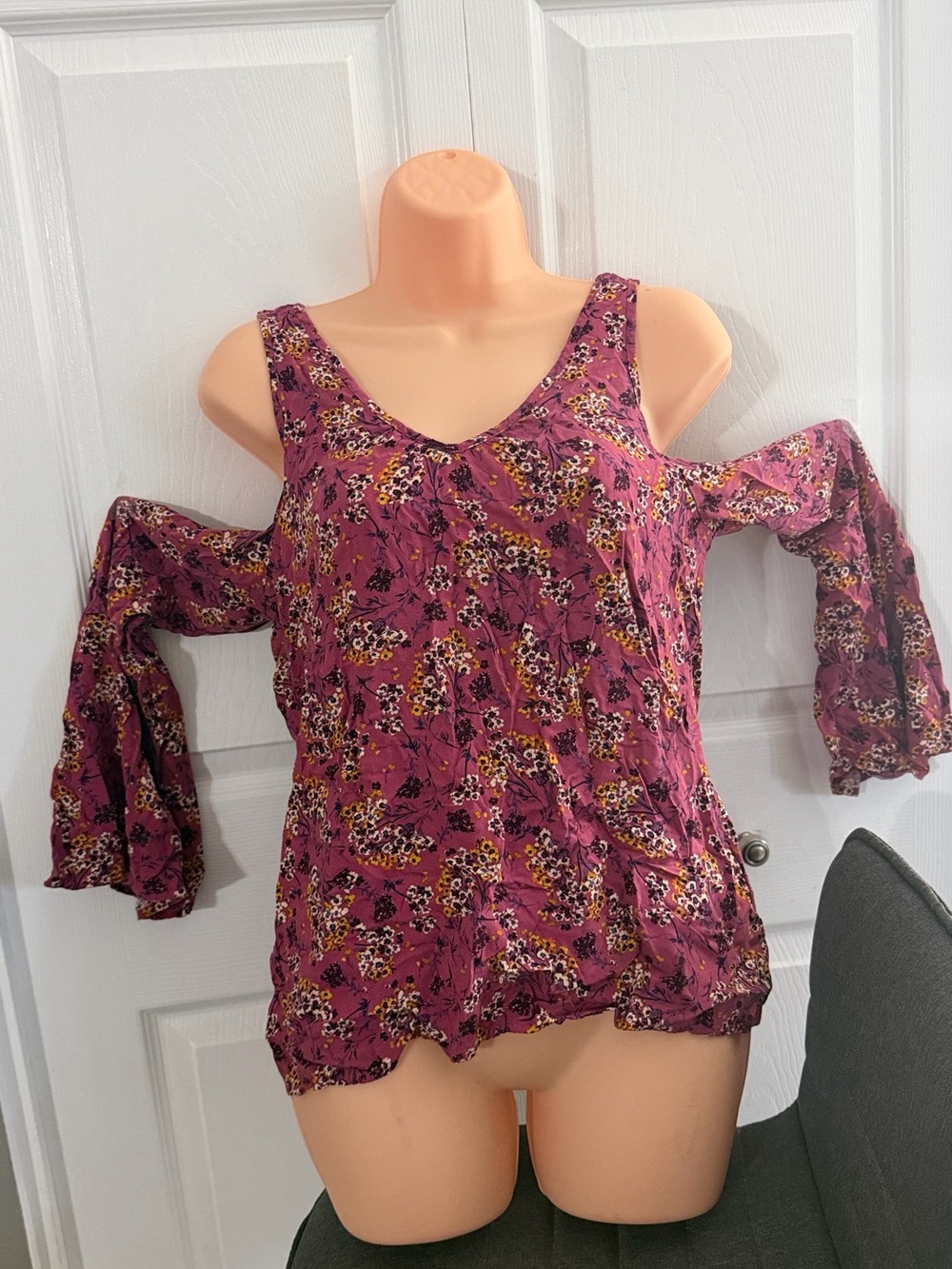 Route 66 Floral Cold-Shoulder Top in Mauve with Gold Accents